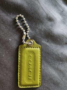 Coach Green Leather Hang Tag With Silver Chain